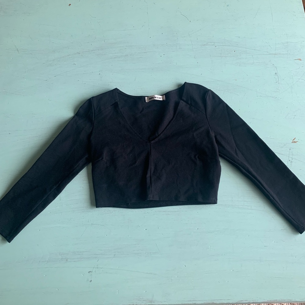 Black quarter sleeve crop top